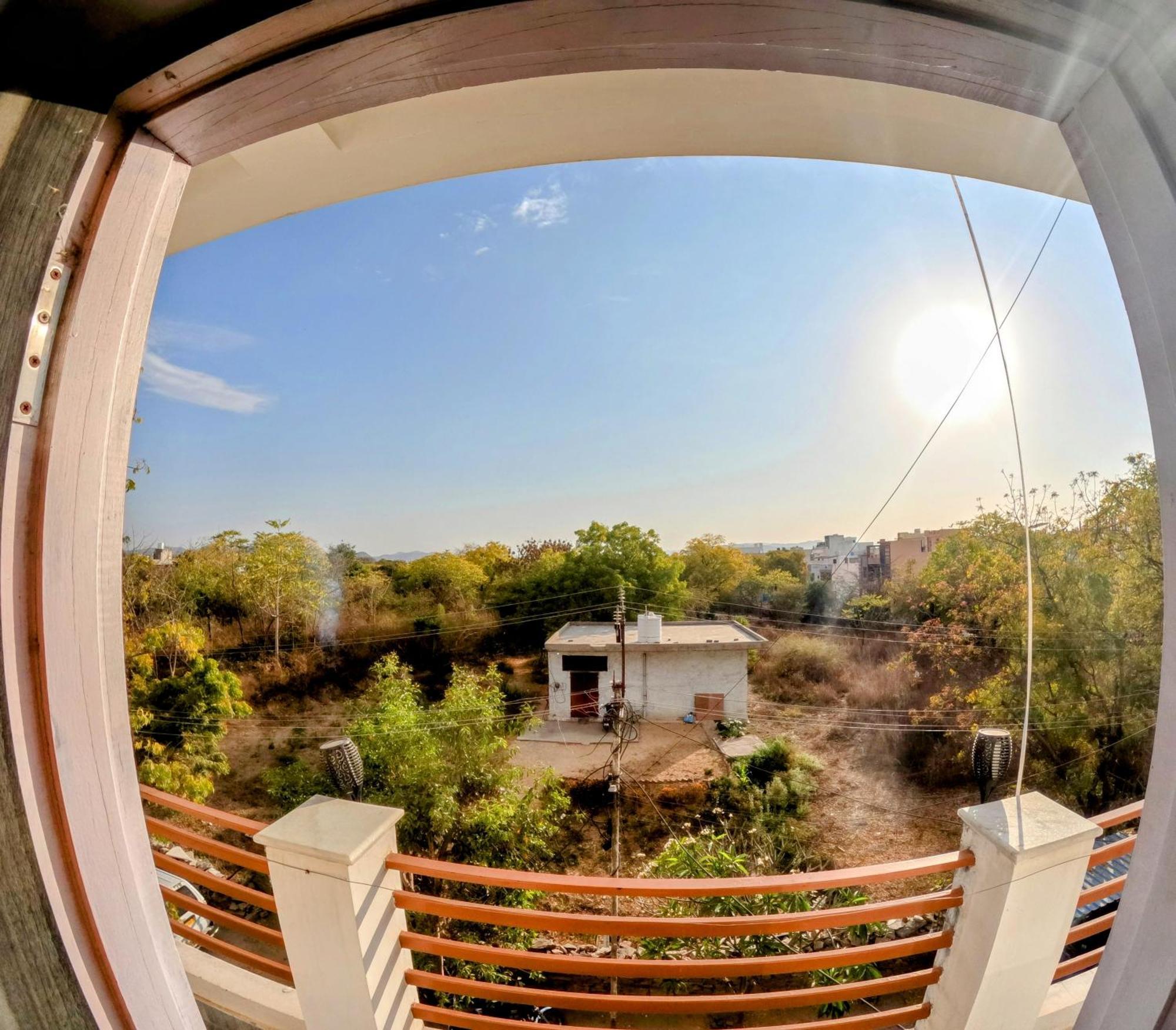 Apartament Choudhary White House Udajpur Zewnętrze zdjęcie